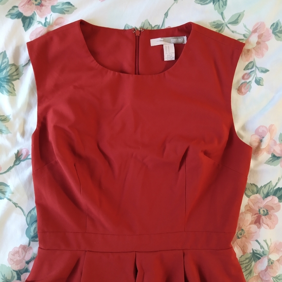 Red Sleeveless Peplum Dress - Picture 6 of 8